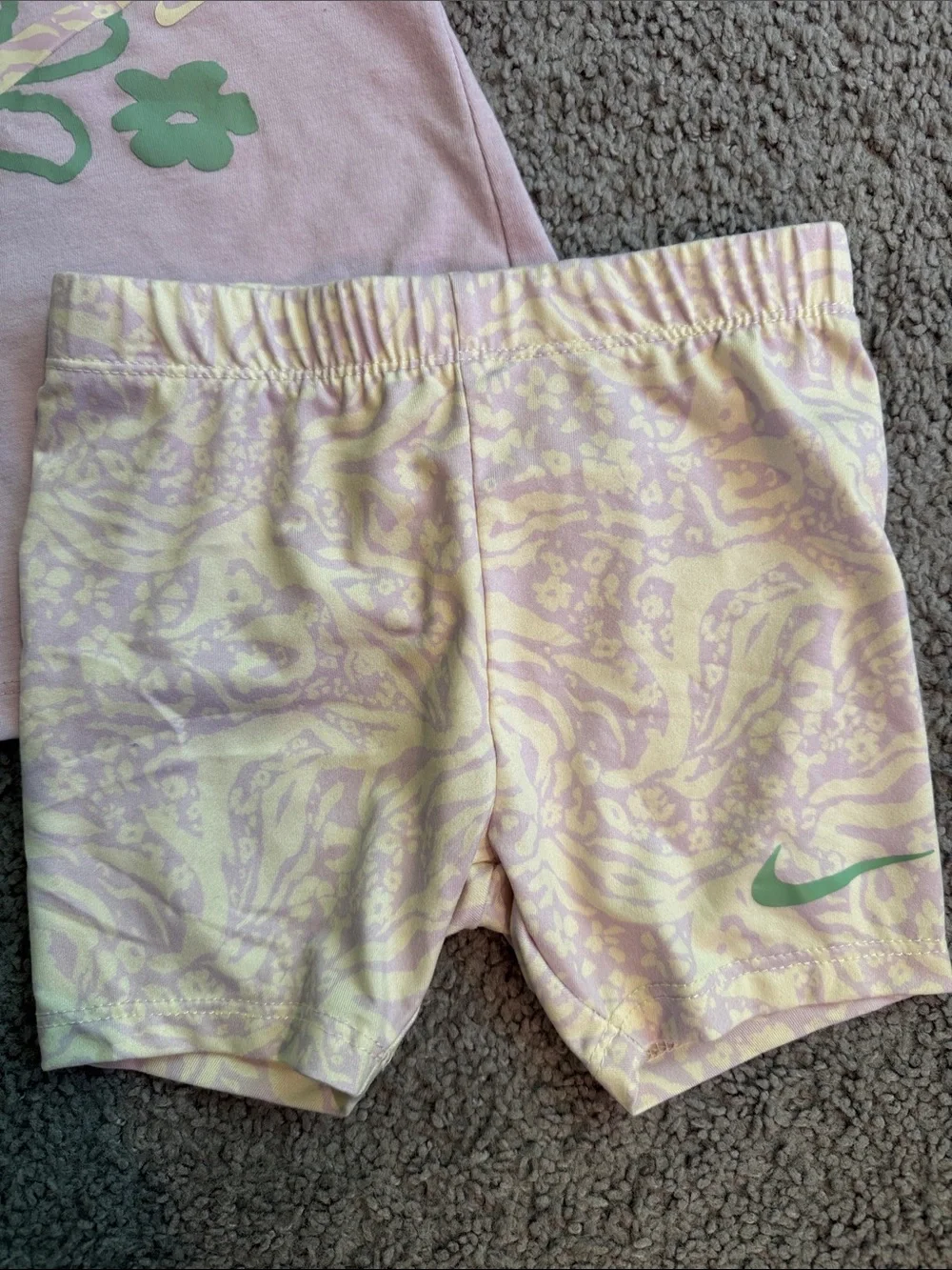 Nike Light Purple Tank Top with Cream and Purple Patterned Biker Shorts - 3T - Picture 4 of 5
